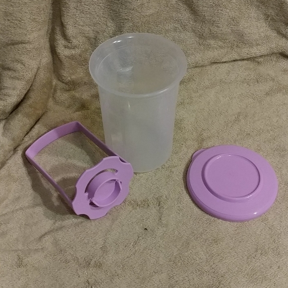 Tupperware olive keeper